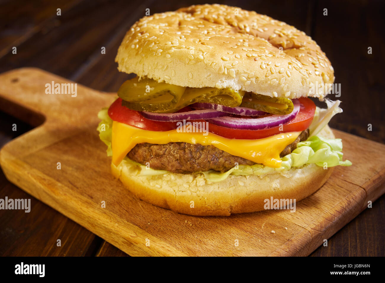 Hamburger im rustikalen Stil Stockfoto