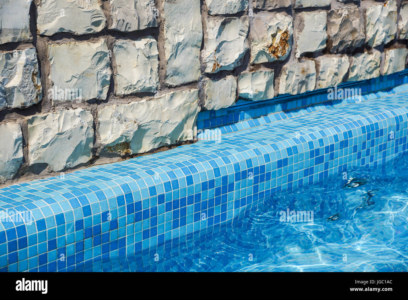 Detail der Schwimmbad-Rand Stockfoto
