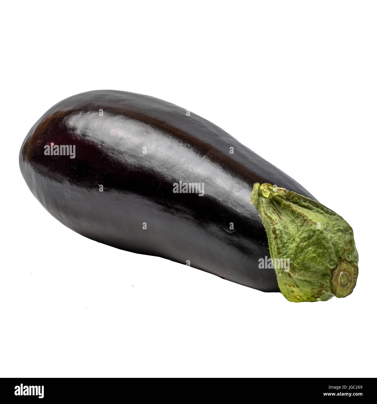 Frisch und Bio Auberginen auf weißem Hintergrund Stockfoto