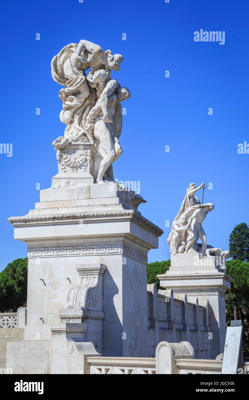 Statuen des Opfers Nationaldenkmal für Viktor Emanuel II., Rom, Italien Stockfoto