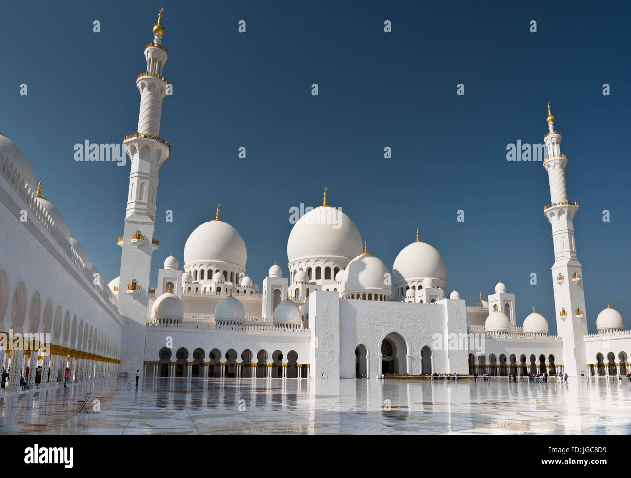 Ansicht der berühmten Sheikh Zayed weiße Moschee in Abu Dhabi, Vereinigte Arabische Emirate Stockfoto