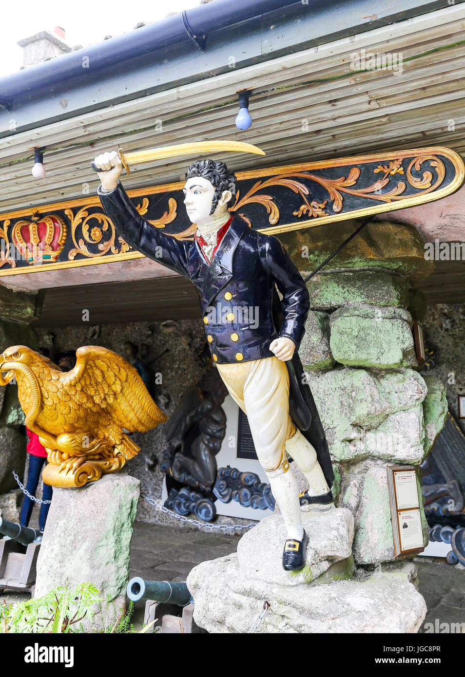 Galionsfigur aus The Palinurus zerstörten Schiff im Valhalla Museum in Tresco Abbey Gardens, Tresco Insel, Isles of Scilly, England, Vereinigtes Königreich. Stockfoto Galionsfigur aus The Palinurus zerstörten Schiff im Valhalla Museum in Tresco Abbey Gardens, Tresco Insel, Isles of Scilly, England, Vereinigtes Königreich. Stockfoto