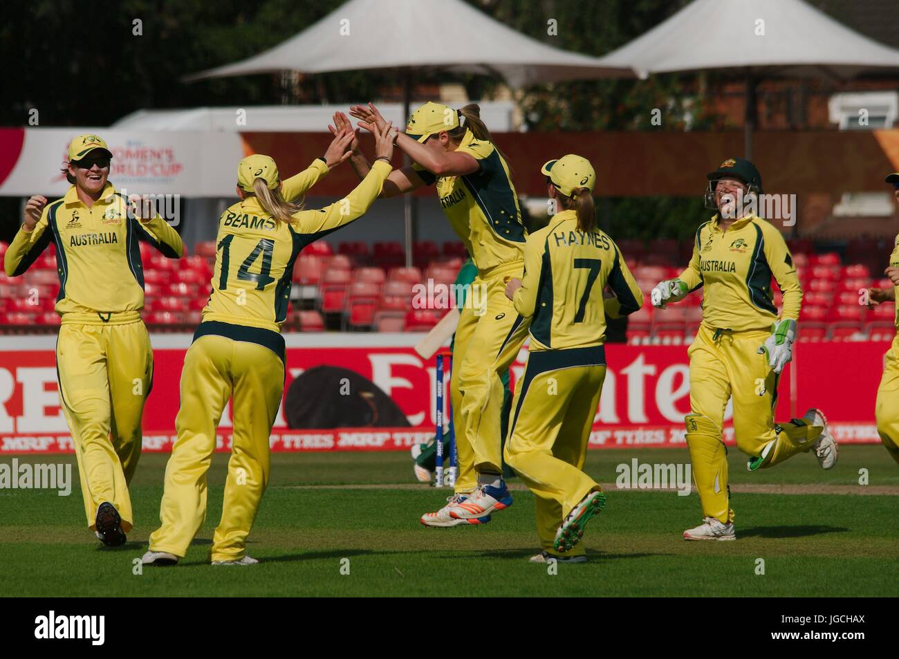 Leicester, England, 5. Juli 2017. Die australischen Spieler feiern ihren Sieg über Pakistan in der ICC-Frauen WM match bei Grace Road Leicester. Bildnachweis: Colin Edwards/Alamy Live-Nachrichten. Stockfoto