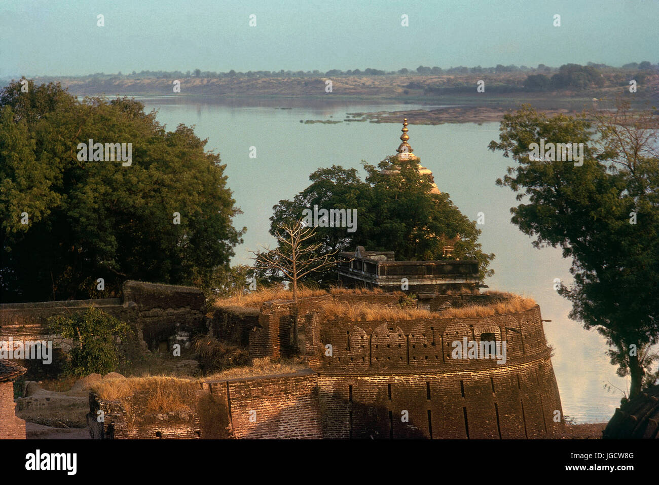 Ahilya Fort, Fluss Narmada, Khargone, Madhya Pradesh, Indien, Asien Stockfoto