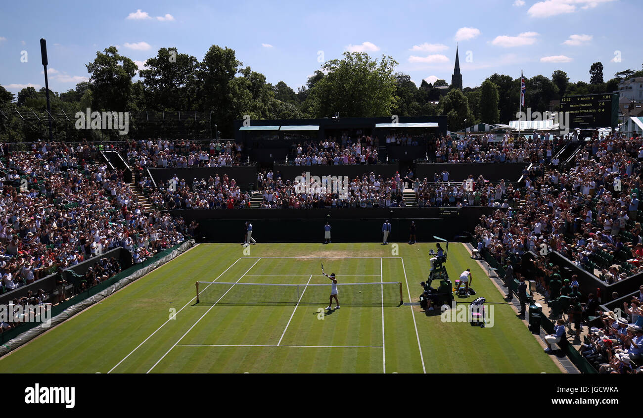 Heather Watson feiert den Sieg über Anastasija Sevastova am dritten Tag der Wimbledon Championships in The All England Lawn Tennis and Croquet Club, Wimbledon. Stockfoto