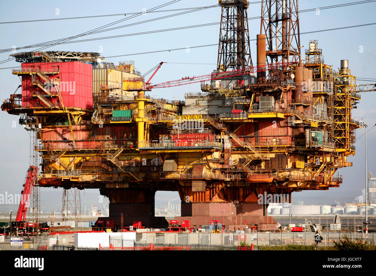 Hartlepool Parlamentswahlen 2017.  Der Brent Delta Oil-Plattform, die in der Lage sein Dock bereit für Demontage, Hartlepool angedockt hat. Stockfoto