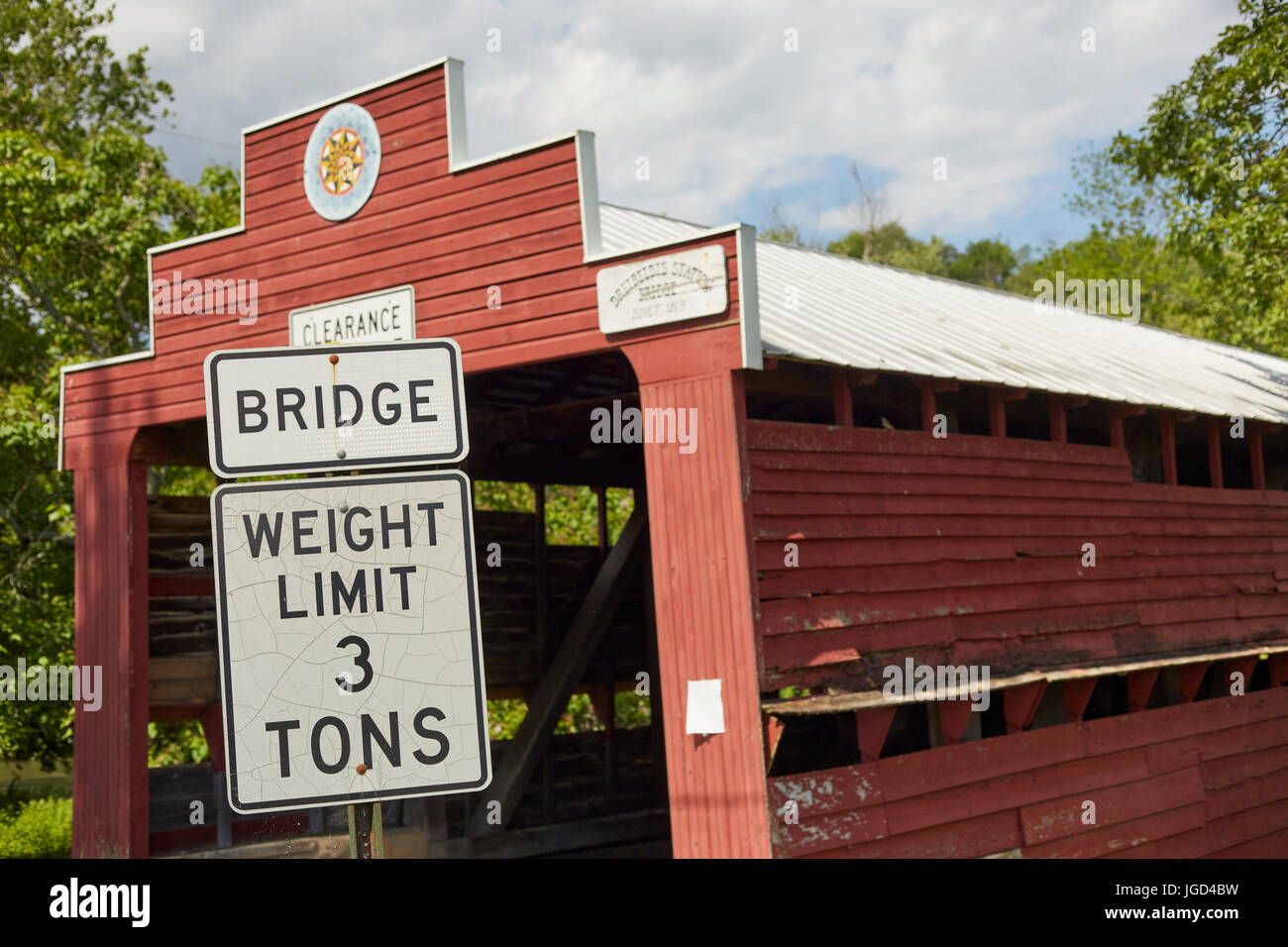Dreibelbis Station Brücke, bedeckt ein Holz Fachwerkbrücke in Lenhartsville, Berks County, Pennsylvania, USA Stockfoto