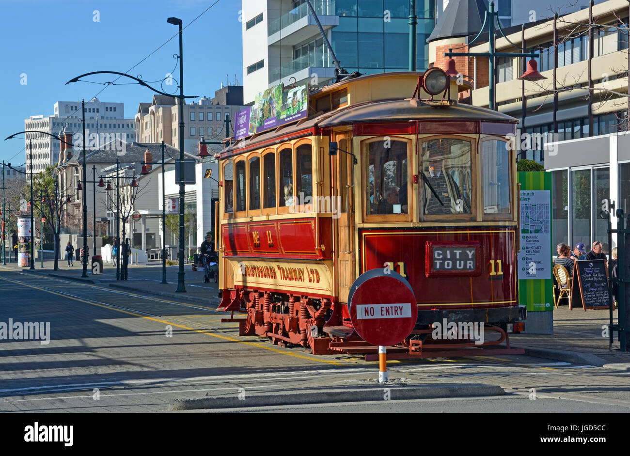 Christchurch, New Zealand - 15. Juni 2014: Vintage Straßenbahn Sightseeing-Touren auf Worcester Boulevard im Winter in Betrieb. Stockfoto