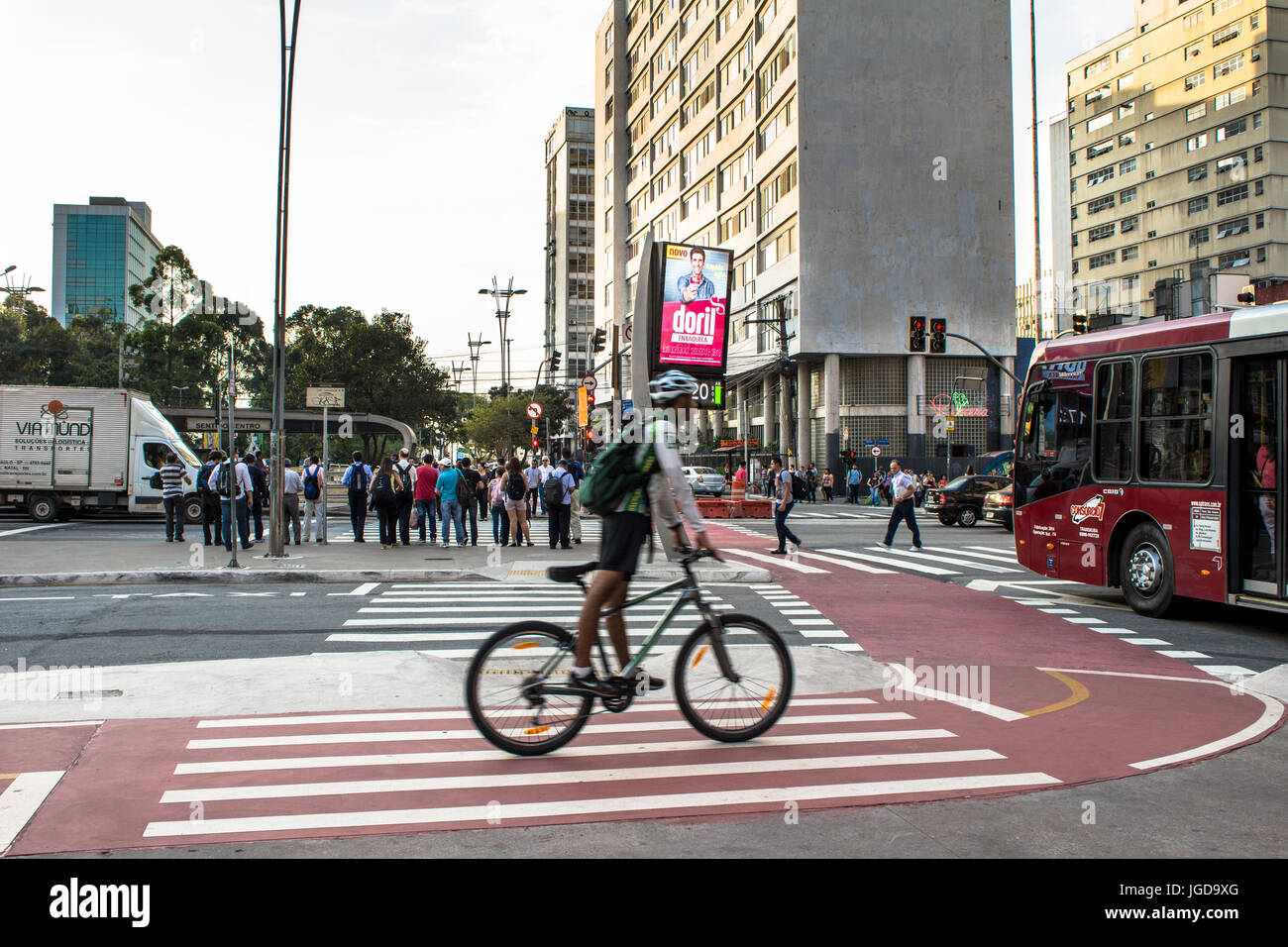 Radfahrer-Reisen, Biken, 17.09.2015, Paulista Avenue Capital, São Paulo, Brasilien. Stockfoto