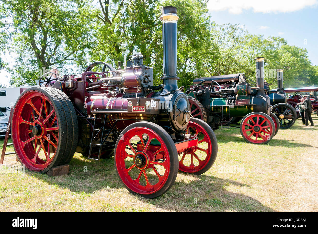 Eine Reihe von Vintage landwirtschaftliche Zugmaschinen auf einer Dampf-Kundgebung Stockfoto