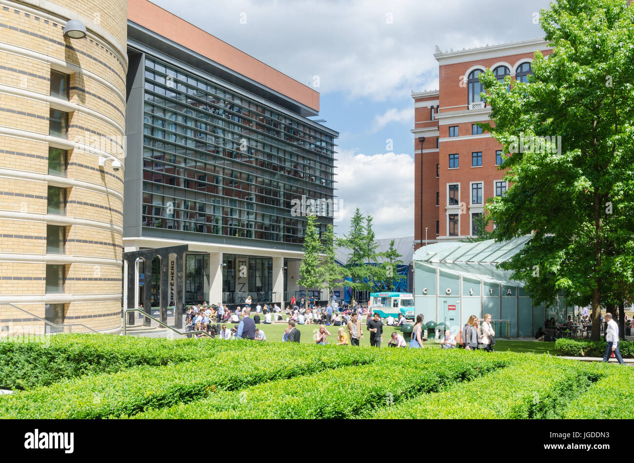 Bürogebäude in den Brindley Place Entwicklung in Birmingham Stockfoto