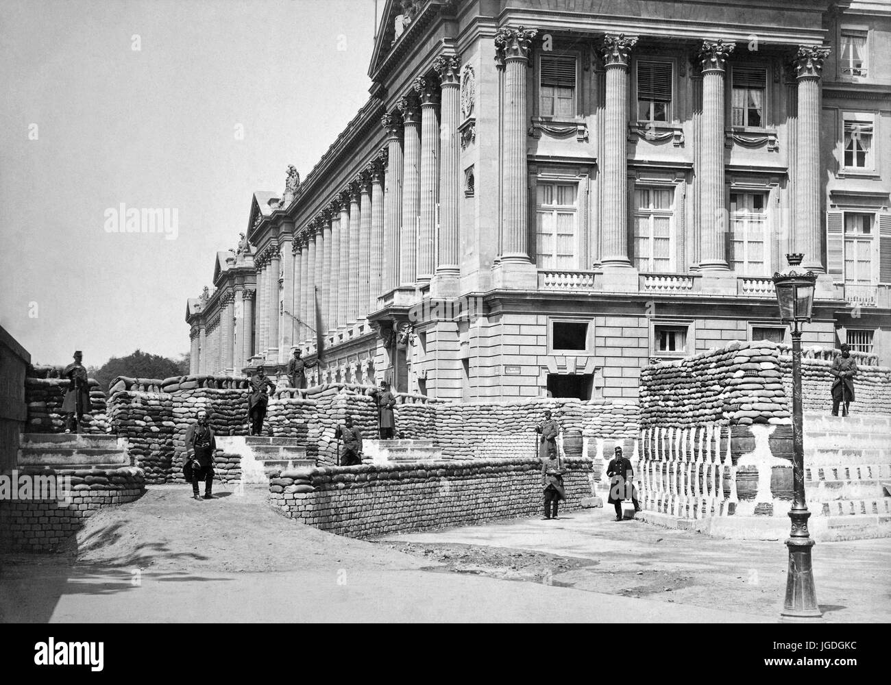 PARIS Kommune März bis Mai 1871. Barrikaden außerhalb des Hotel De La Marine an der Ecke von der Place De La Concorde und der Rue de Rivoli Stockfoto