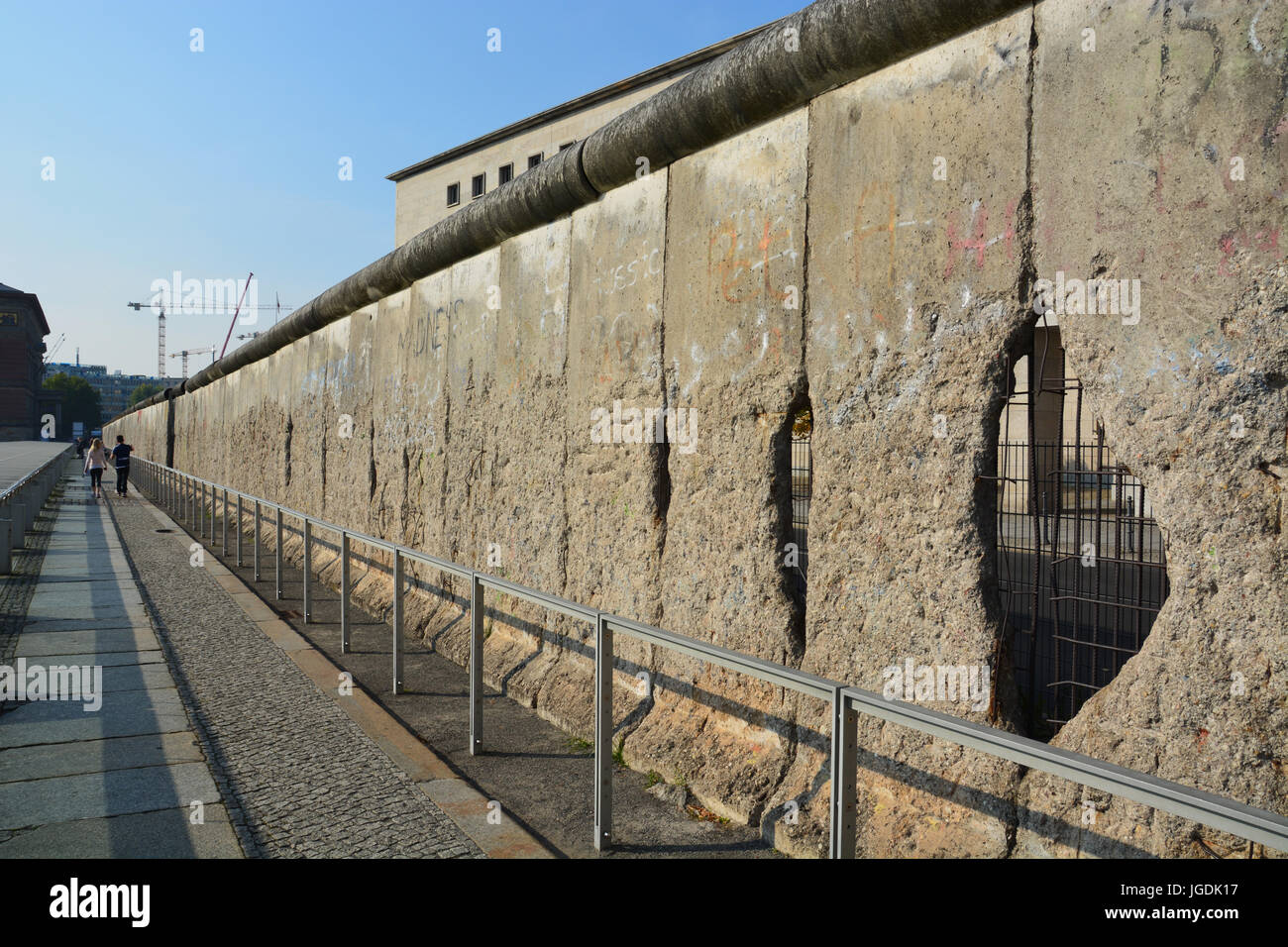 Abschnitt der Berliner Mauer an der Topographie des Terrors Archiv ist das längste Segment der äußeren Mauer von West-Berliner bleiben sichtbar. Stockfoto