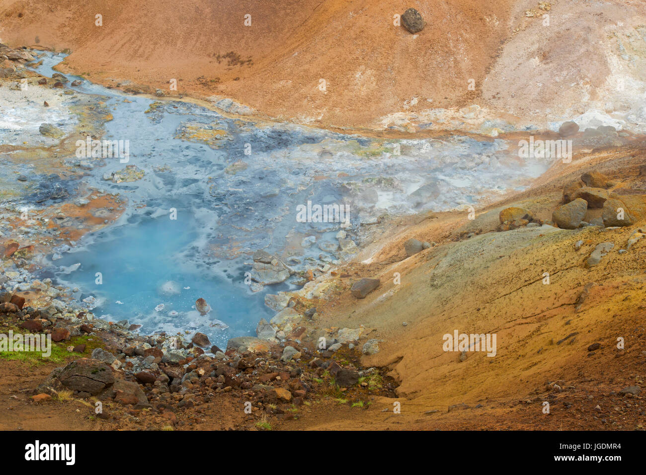 Heiße Quelle bei Seltun, geothermischen Feld mit vulkanischen Fumarolen, Schlammlöcher und heiße Quellen, Halbinsel Reykjanes, Island Stockfoto