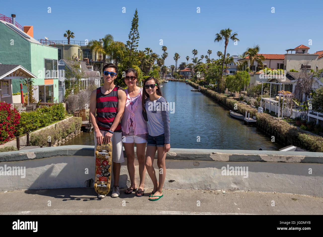 Menschen, Touristen, Besucher, Besuch, Kanal, Kanäle von Venedig, Venedig Canal Historic District, Venice, Los Angeles, Kalifornien, USA Stockfoto