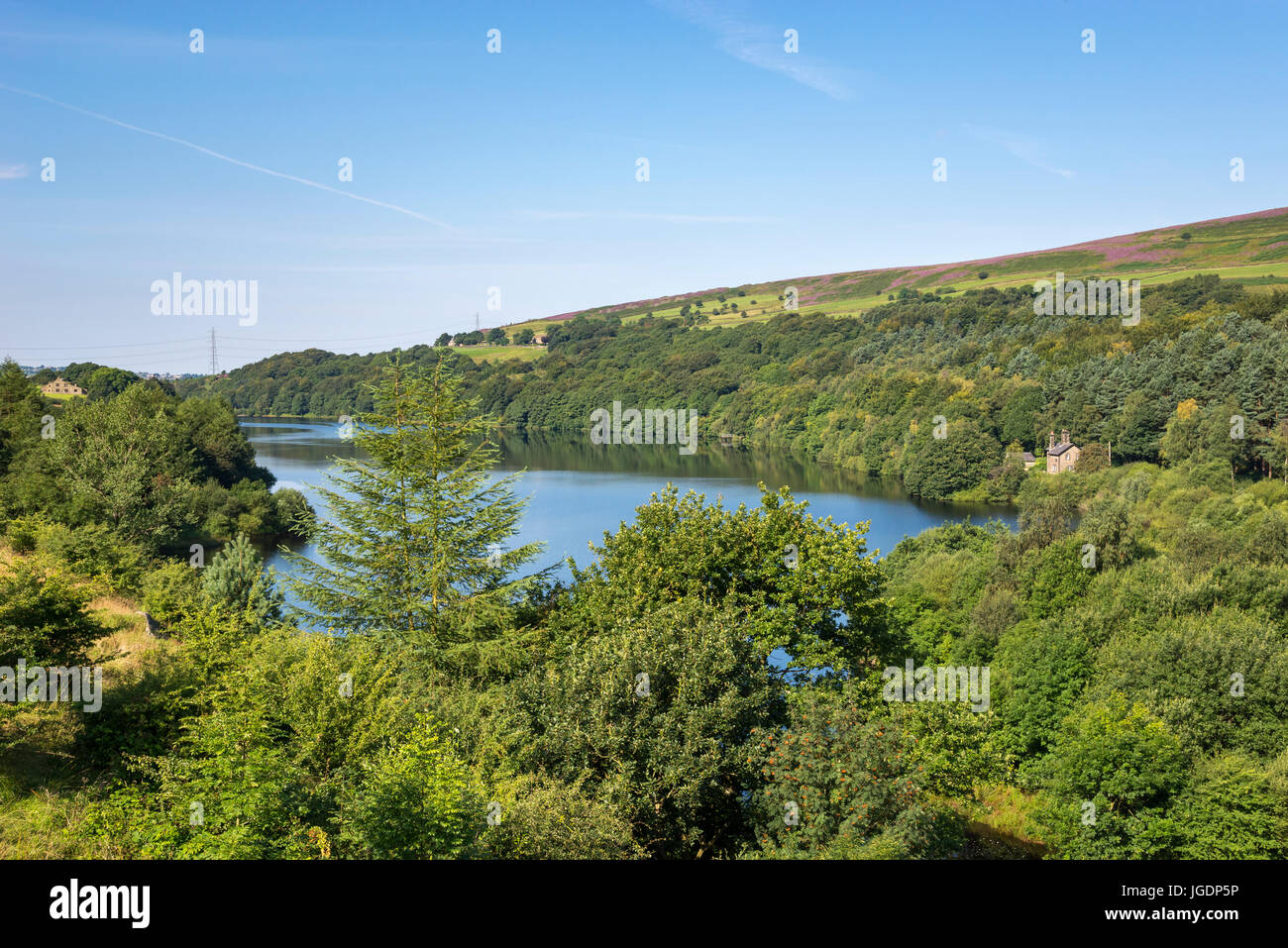 Schöne Aussicht auf Valehouse Stausee im Tal Longdendale, Derbyshire, England. Stockfoto