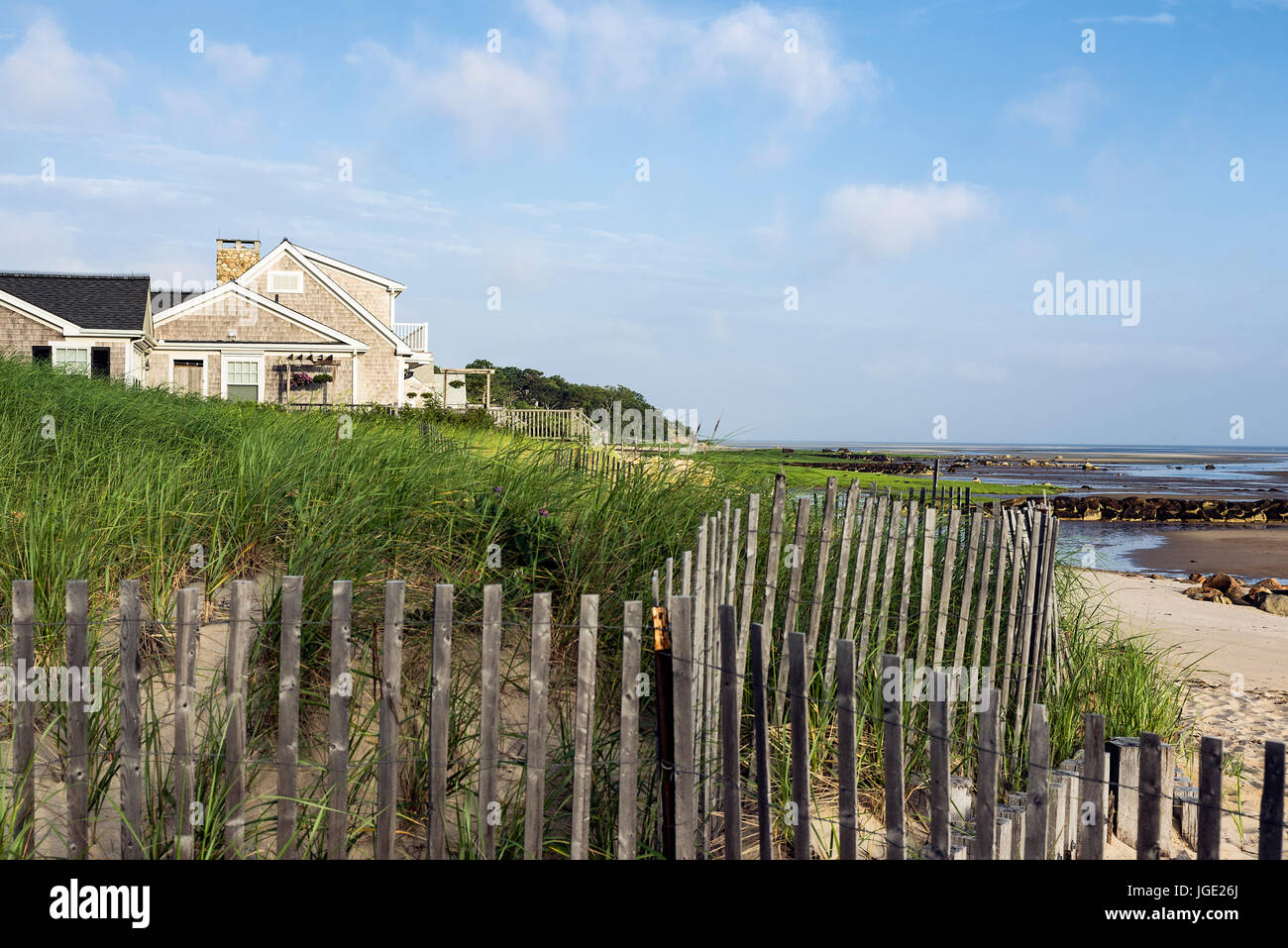 Wellenbrecher Strand bei Ebbe, Brewster, Cape Cod, Massachusetts, USA. Stockfoto