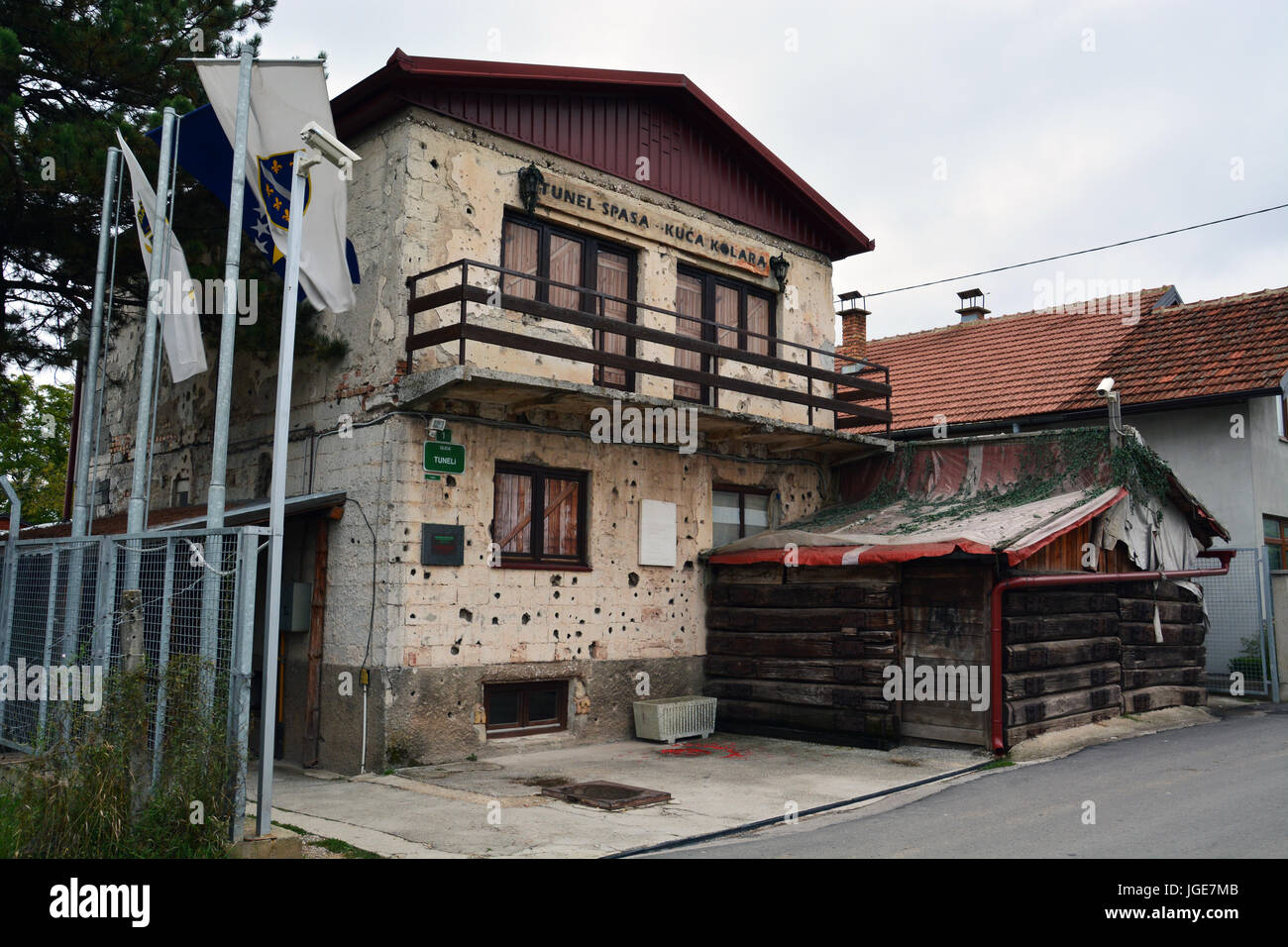 Der Tunnel der Hoffnung Museum (früher ein Haus) wo ein Tunnel gegraben, das Kämpfer und Zubehör in während der Belagerung von Sarajevo erlaubt. Stockfoto