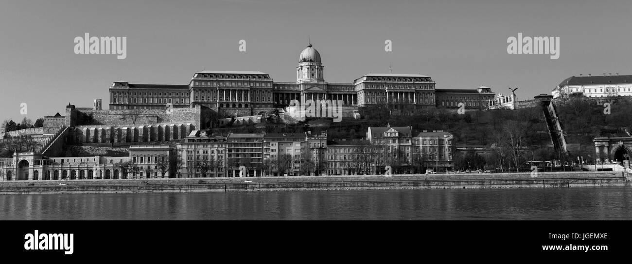 Castle Hill mit der Ungarischen Nationalgalerie, Donau, Stadt Budapest, Ungarn Stockfoto