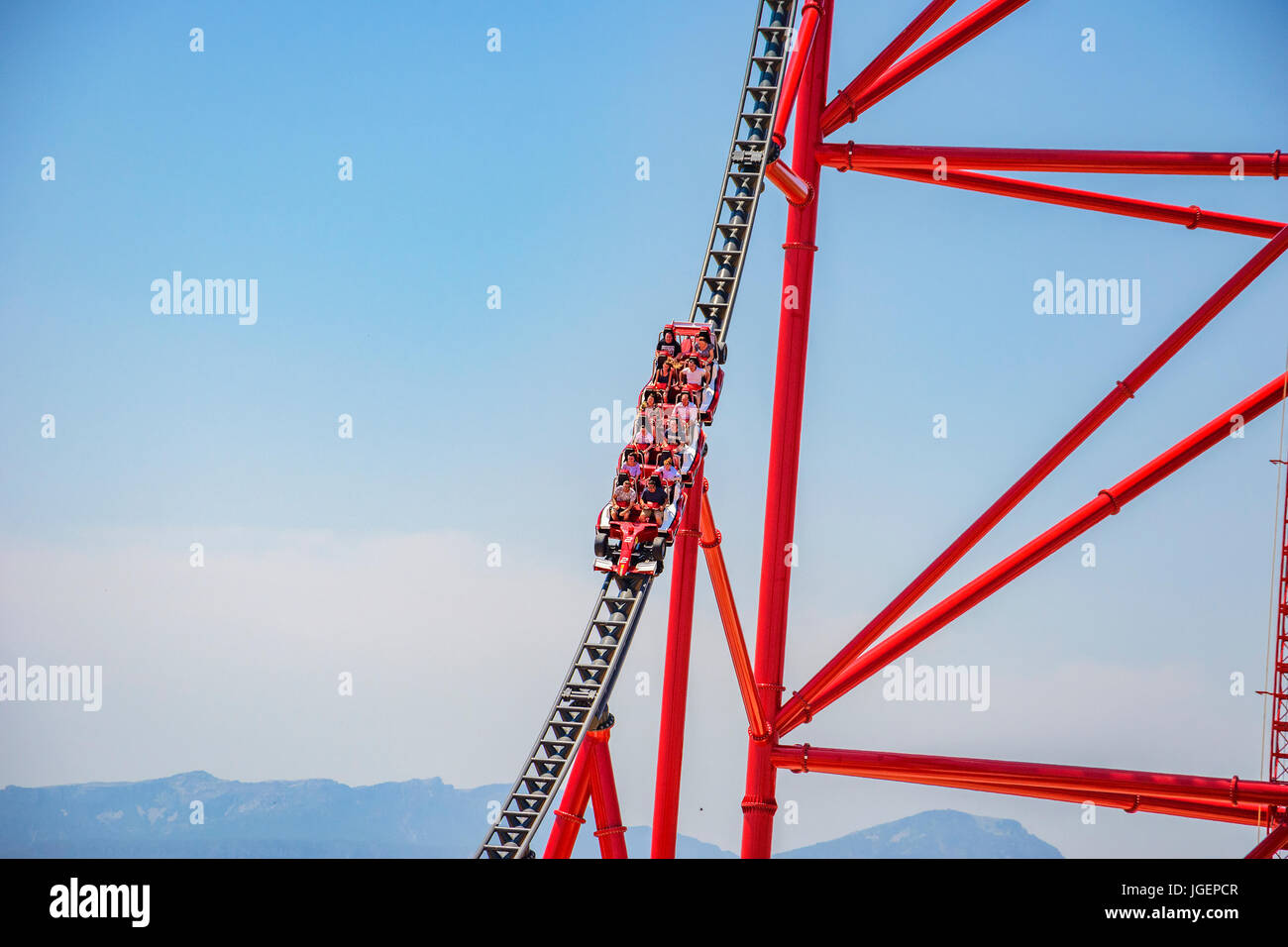 Europas neueste Themenpark Ferrari Land, nur eine Stunde und eine Hälfte entlang der sonnigen Strand gesäumte Küste von Barcelona und Teil von PortAventura. Stockfoto