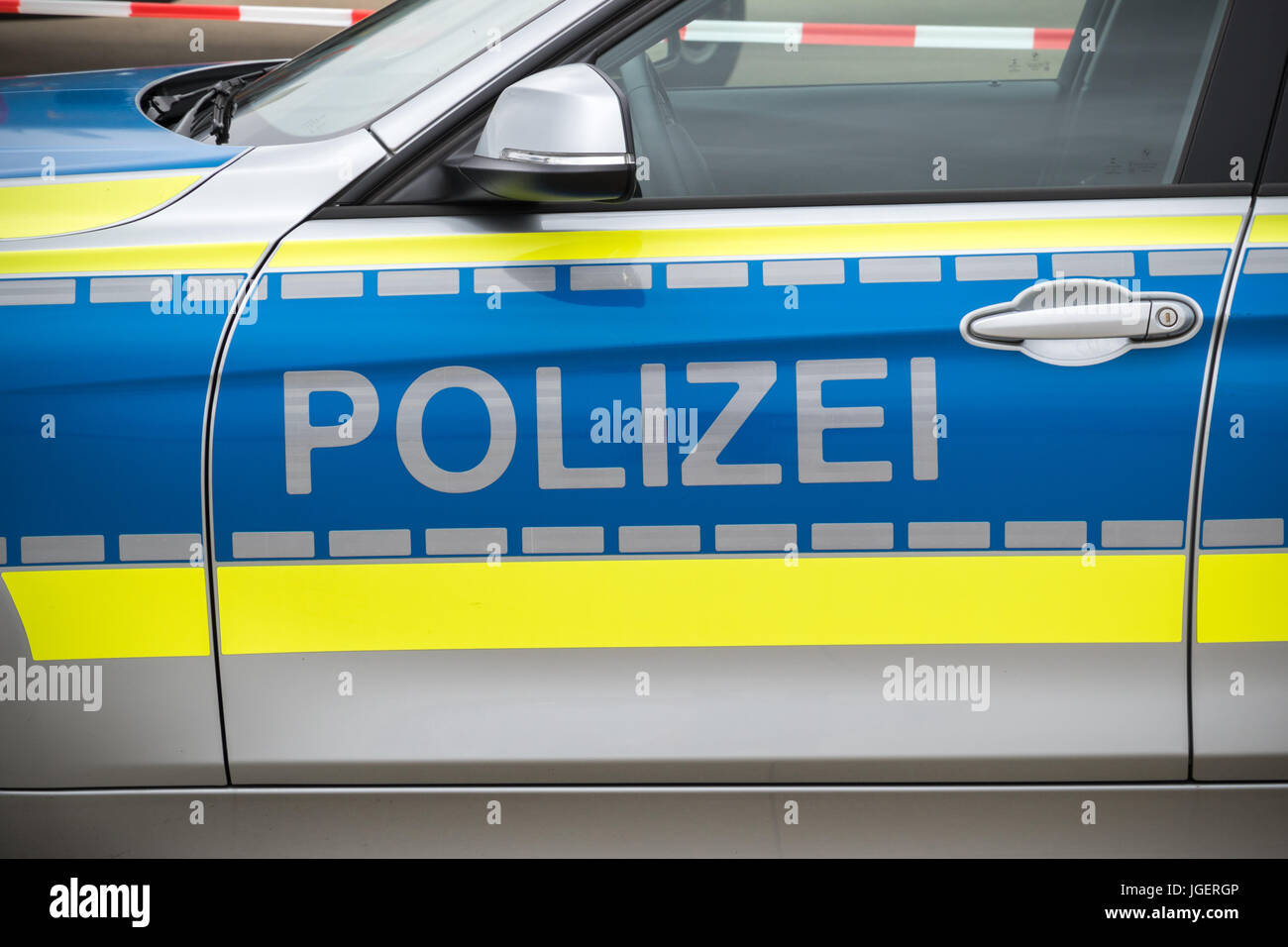 Polizei-Markierungen auf einer deutschen Polizei-Auto. Stockfoto