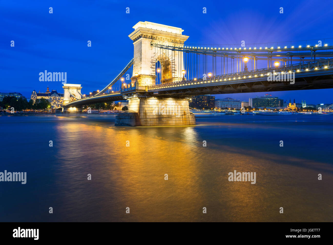 Die berühmten Széchenyi Kettenbrücke in Budapest Ungarn Stockfoto