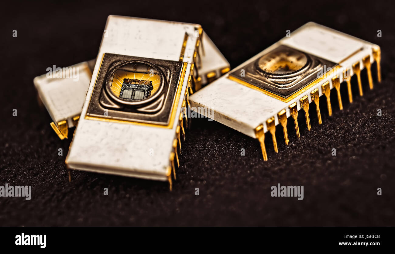Alte weiße Keramik Elektronikchip EPROM Stockfoto