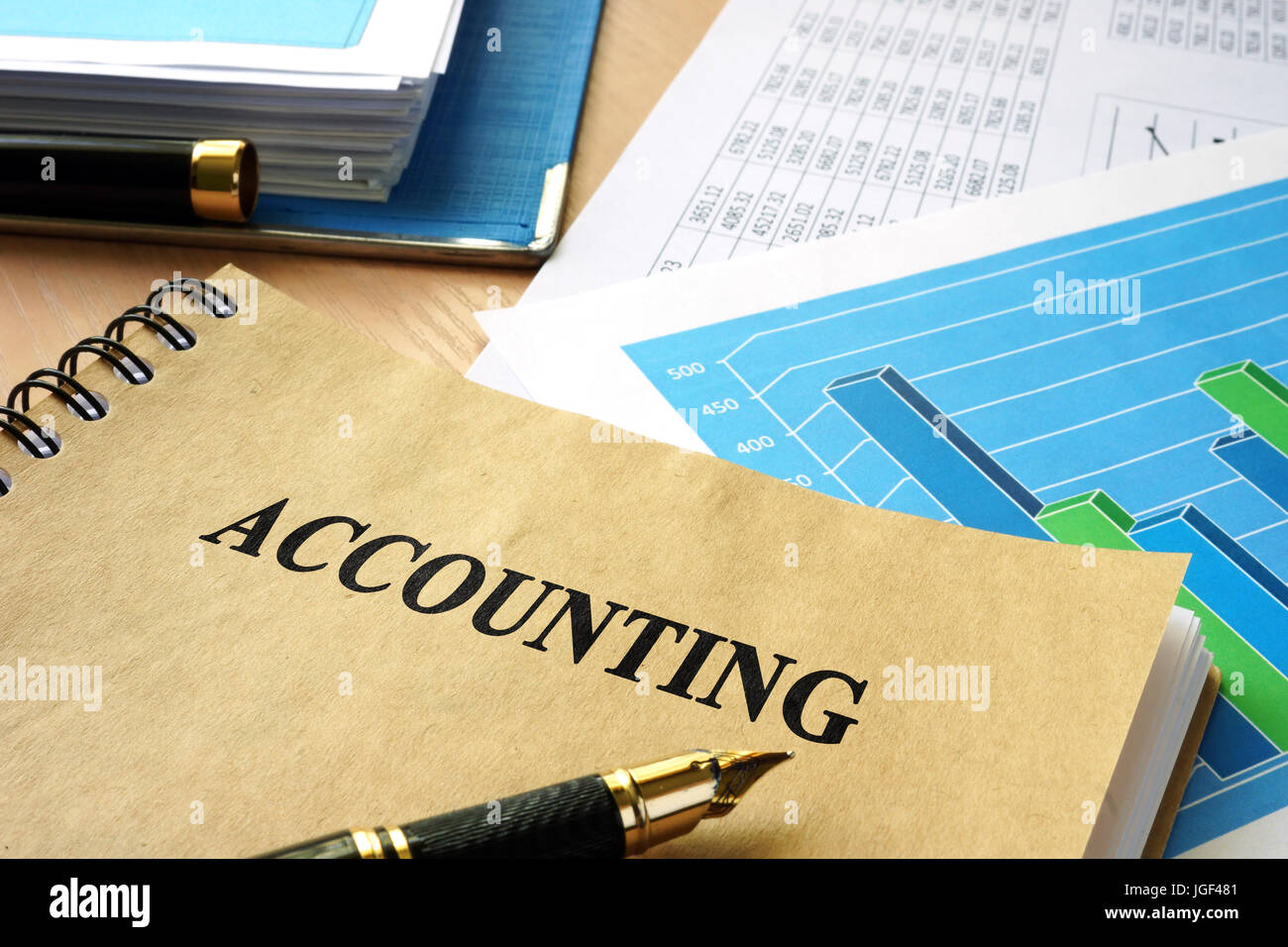 Buch mit Titel Accounting. Budget-Balance-Konzept. Stockfoto