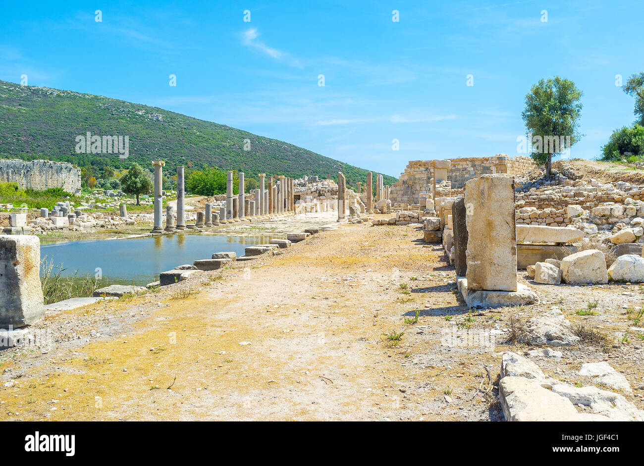 Wandern in Patara archäologische Stätte ist es möglich, beachten, wie die Zeit große und wohlhabende Städte zerstört Stockfoto