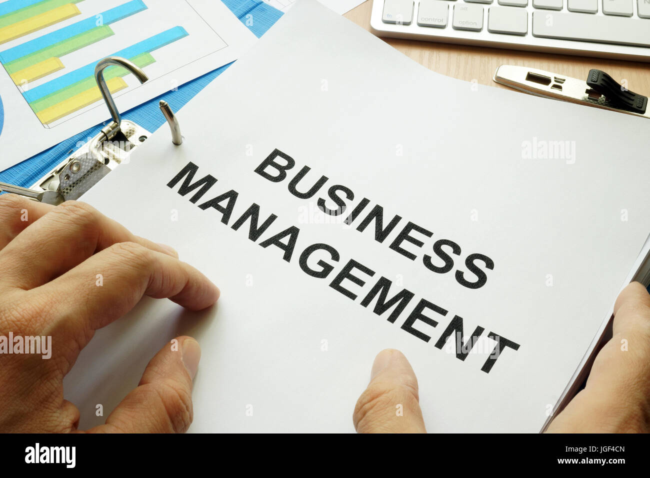 Ordner und Dokumente mit Titel Business Management. Stockfoto