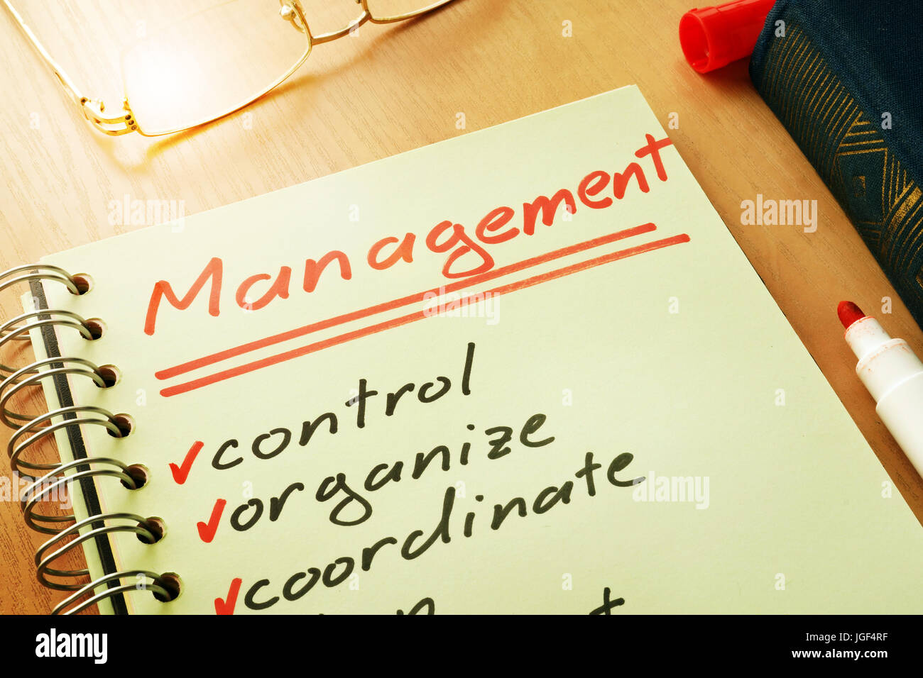 Wort-Management mit Listensteuerelement, organisieren, koordinieren. Stockfoto