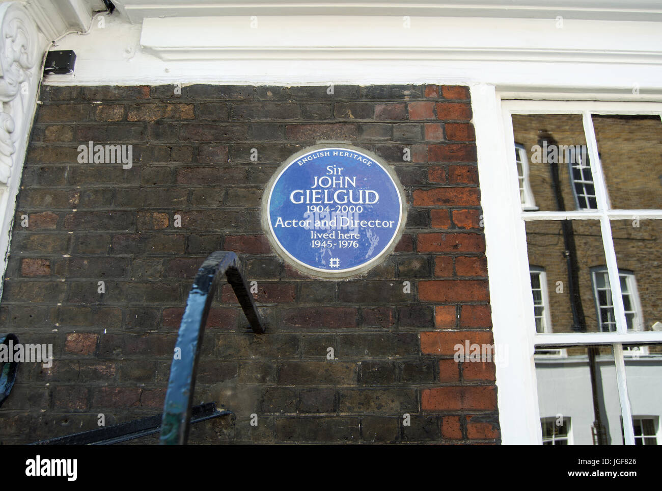 Englisches Erbe blaue Plakette markiert ein Haus von Schauspieler und Regisseur Sir John Gielgud, Westminster, London, England Stockfoto