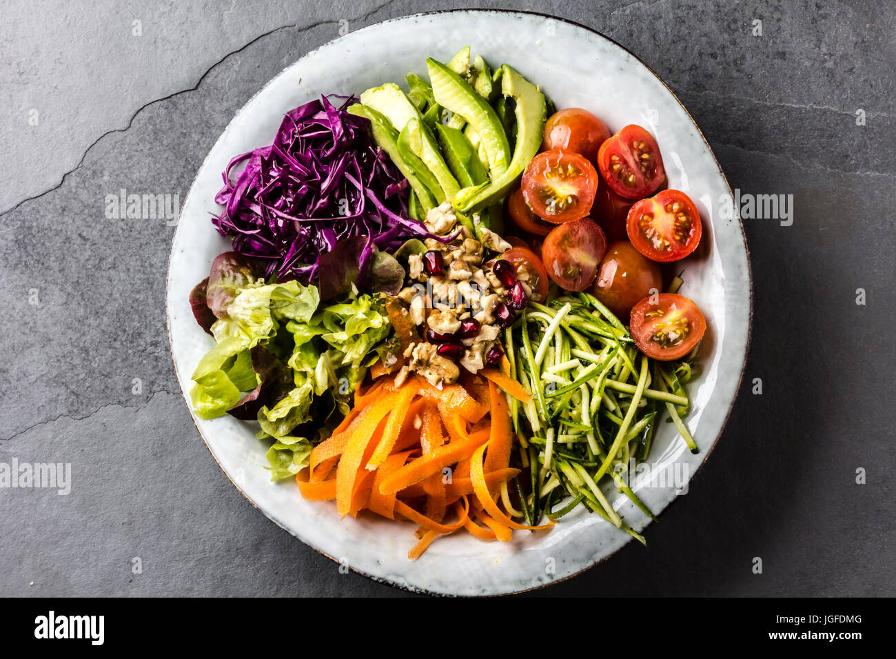 Buddha-Schüssel. Gemüse-Muttern-Salat Stockfoto