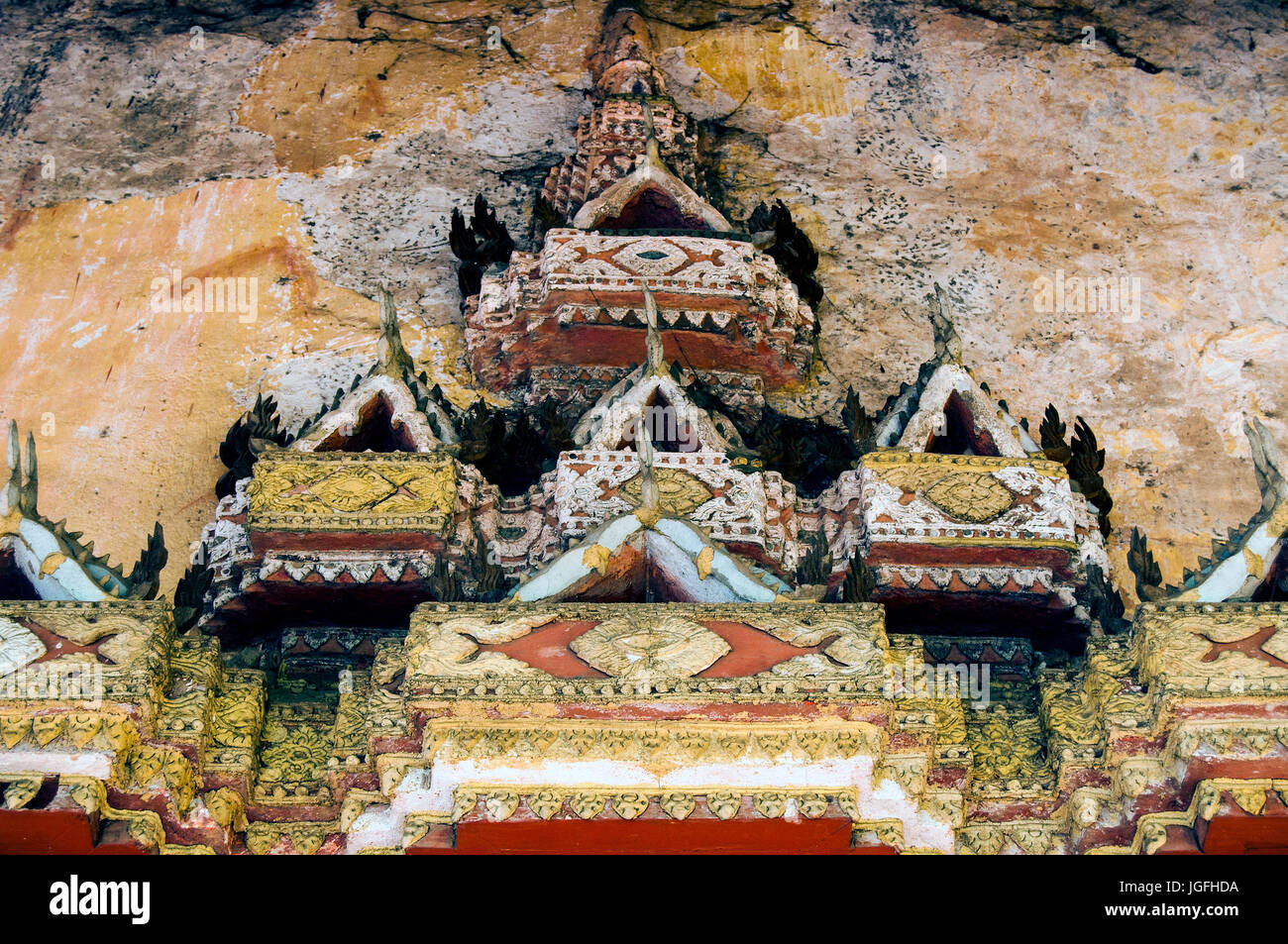 Türsturz Relief Schnitzerei, Tripitaka Bibliothek, Wat Si Saket, Vientiane, Laos Stockfoto
