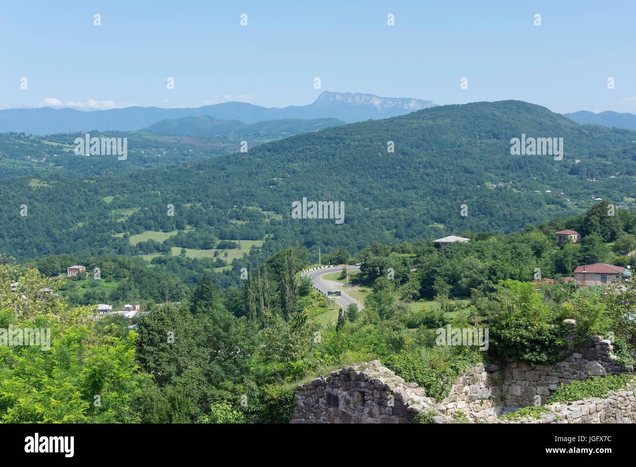 Berglandschaft von Kutaisi, Gelati Kloster, Georgien, Imeretien Provinz (Mkhare) Stockfoto