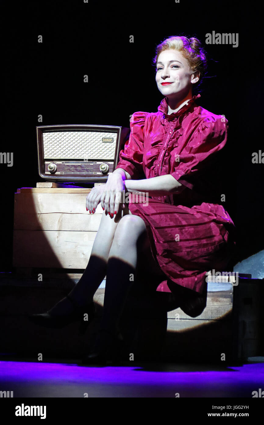 Sarah louise young -Fotos und -Bildmaterial in hoher Auflösung – Alamy