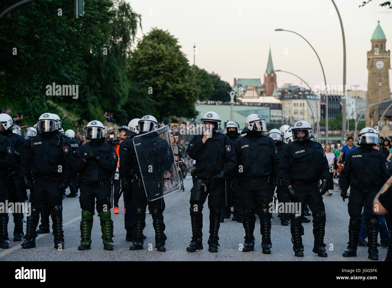 Hamburg, Deutschland. 6. Juli 2017. Deutschland, Hamburg, Protestkundgebung "G-20-WELCOME TO HELL" gegen die g-20-im Juli 2017 Gipfel Credit: Joerg Boethling/Alamy Live News Stockfoto