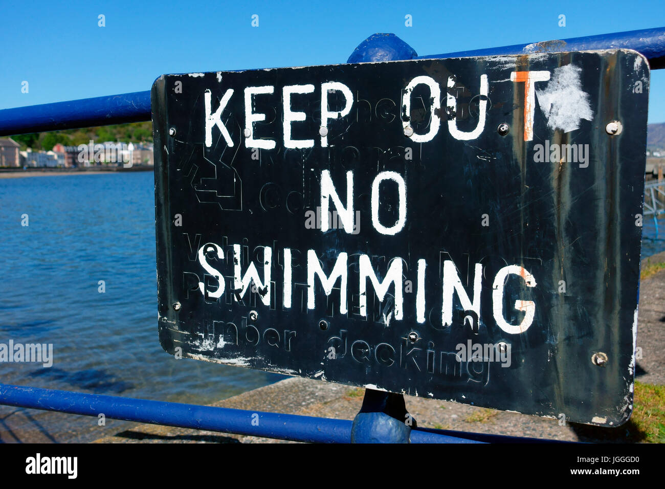 Fernhalten, kein Schwimmen an Rothesay Hafen, Schottland Stockfoto