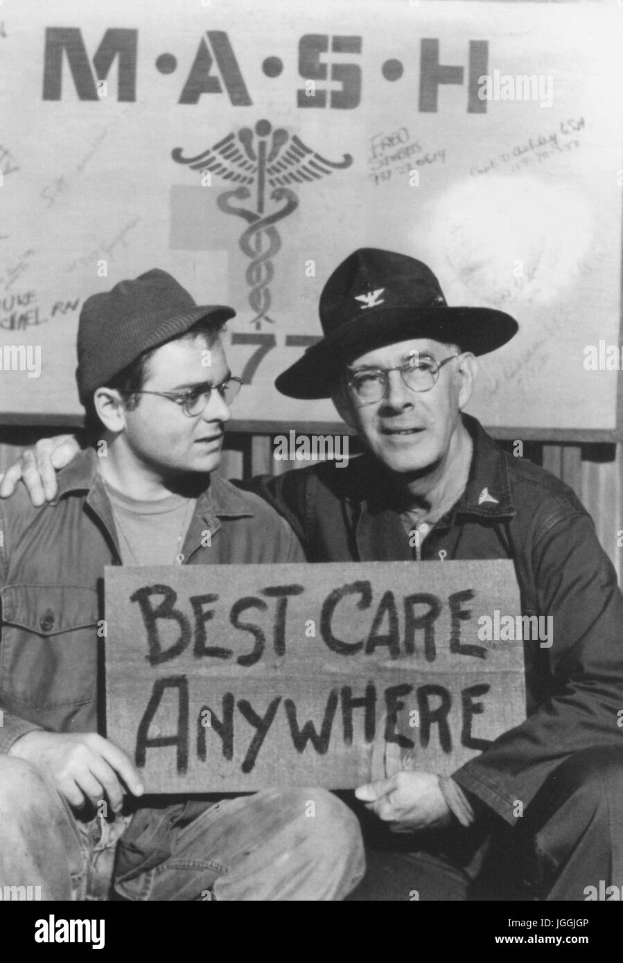 M * A * S * H CBS TV-Serie 1972-1983 mit Gary Burghoff als Radar und Harry Morgan als Sherman Potter Stockfoto