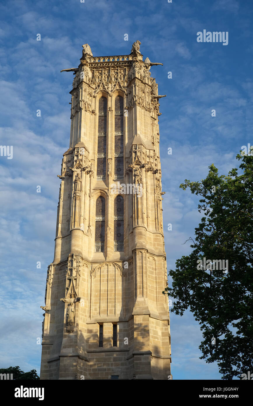 Der Tour SaintJacques ist alles, was von der Kirche von StJacquesde