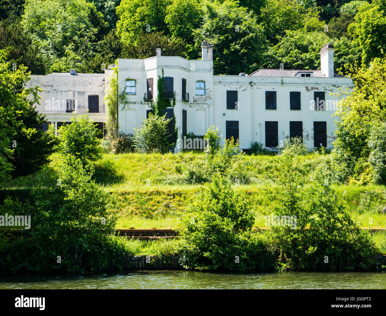 Verlassene Haus am Ufer der Themse, bei Lower Basildon, Berkshire, England, Großbritannien, GB. Stockfoto