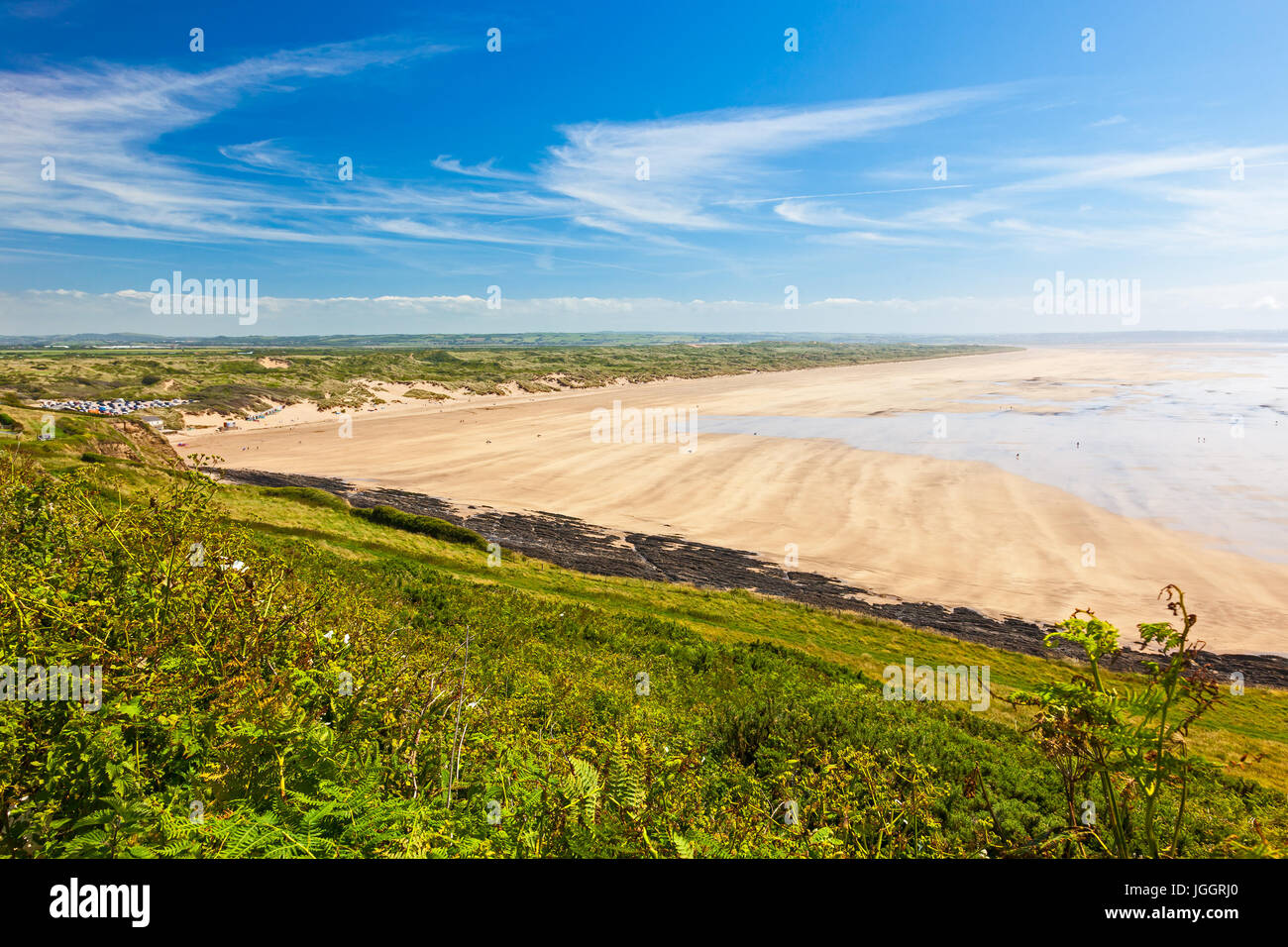 Mit Blick auf den goldenen Sandstrand bei Saunton Sands Devon England UK Stockfoto