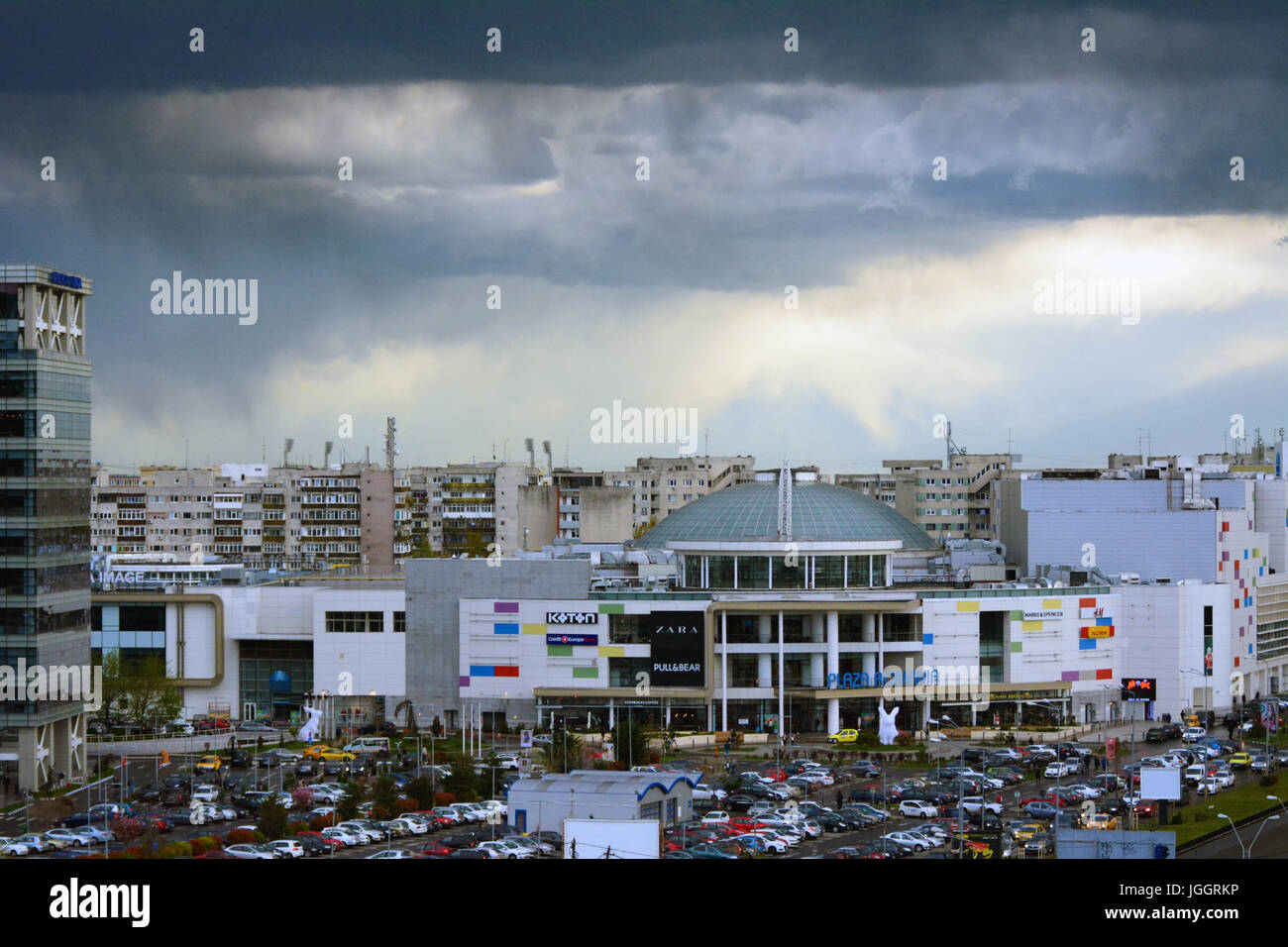 Das Einkaufszentrum Plaza Romania in Bukarest, Rumänien Stockfoto