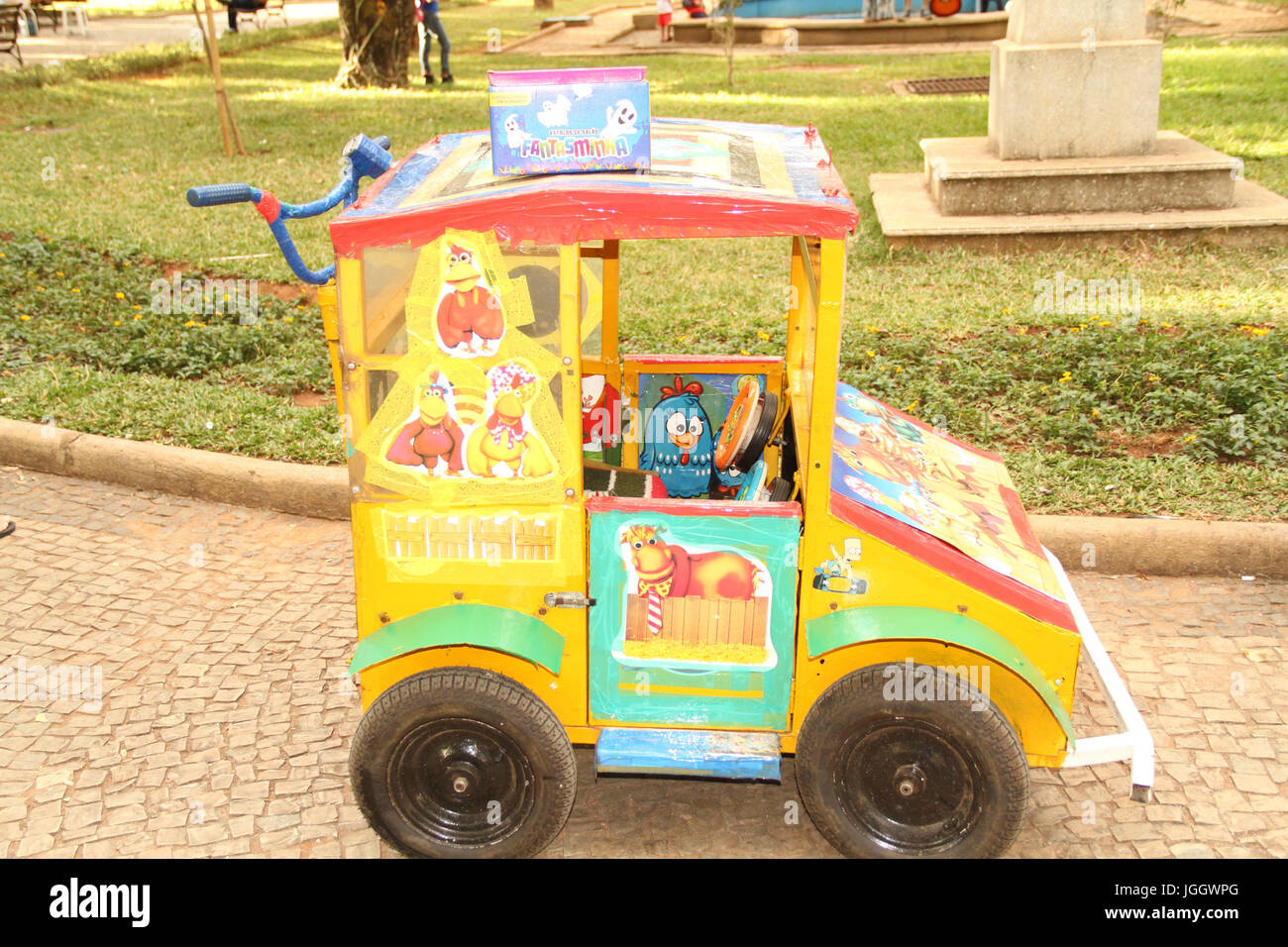 Mini-Auto, Spielzeug, quadratische Dr. Augusto José da Silva, 2016, Lavras, Minas Gerais, Brasilien. Stockfoto