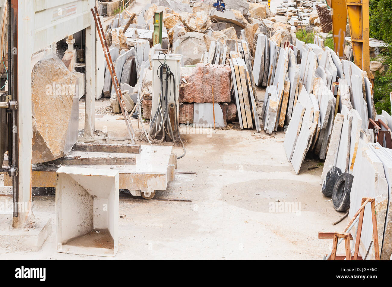 Maschinen zum Schneiden von Marmor Blöcke in Platten für die Bauindustrie Stockfoto