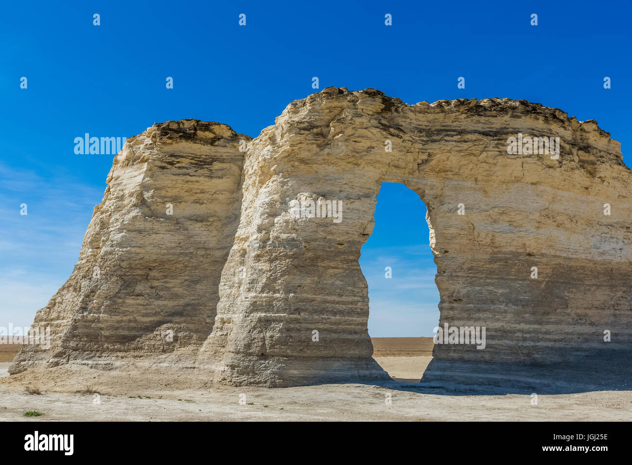 Das Auge der Nadel Bildung bei Monument Rocks, aka Kreide Pyramiden, die erste nationale Natursehenswürdigkeit in den Vereinigten Staaten, und diejenige priva Stockfoto
