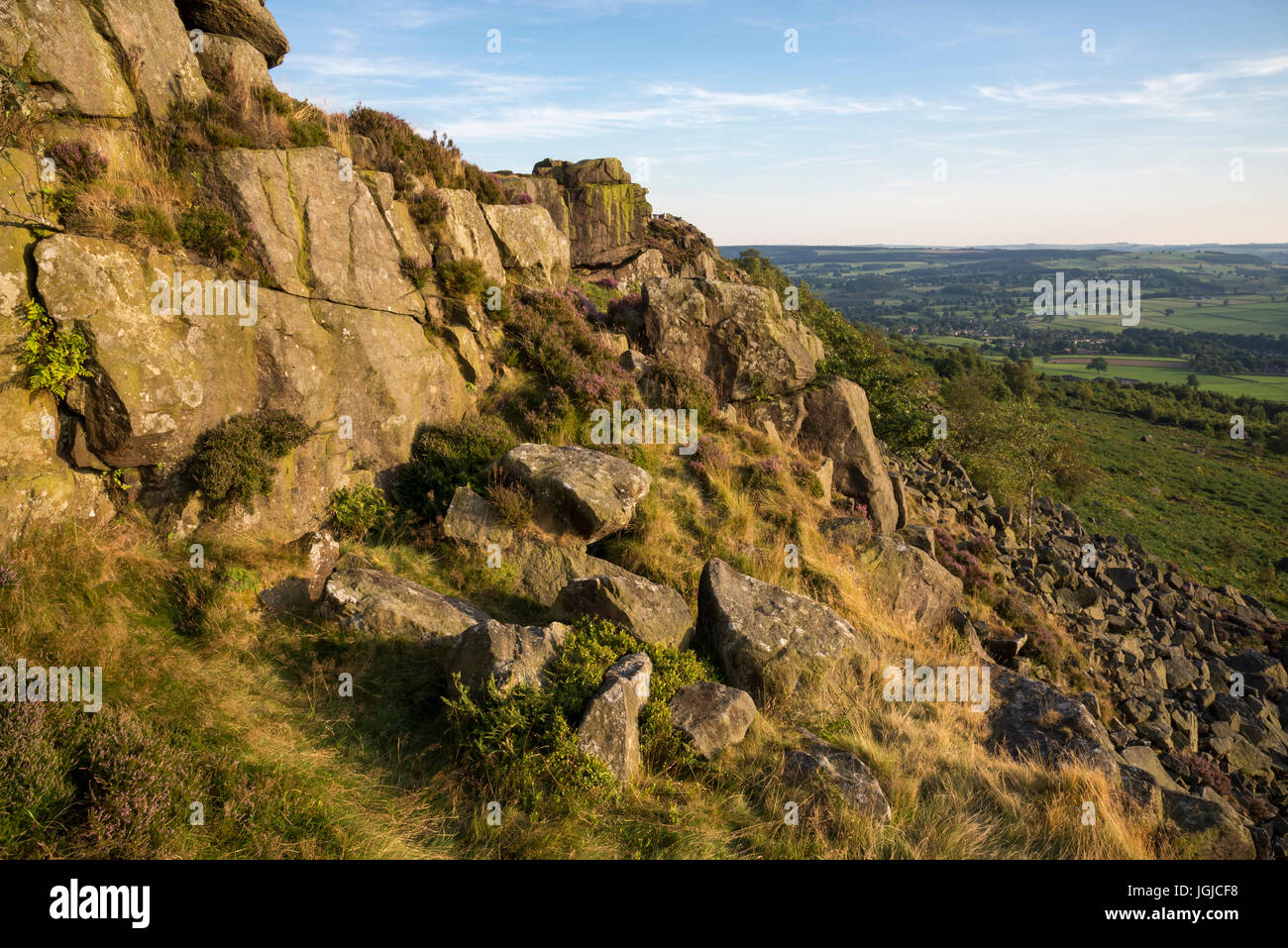 Schönen Sommerabend am Baslow Rand, Peak District, Derbyshire, England. Stockfoto