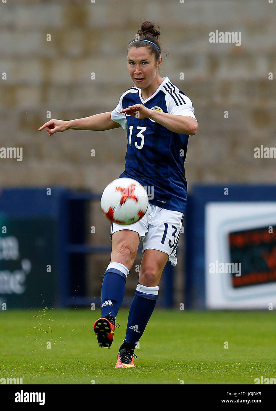 Jane Ross von den schottischen Frauen beim Spiel der Internationalen Herausforderung im stark's Park, Kirkcaldy. DRÜCKEN SIE VERBANDSFOTO. Bilddatum: Freitag, 7. Juli 2017. Siehe PA Geschichte Fußball Schottland Frauen. Bildnachweis sollte lauten: Jeff Holmes/PA Wire. EINSCHRÄNKUNGEN: Die Nutzung unterliegt Einschränkungen. Nur für redaktionelle Zwecke. Kommerzielle Nutzung nur mit vorheriger schriftlicher Zustimmung der Scottish FA. Stockfoto