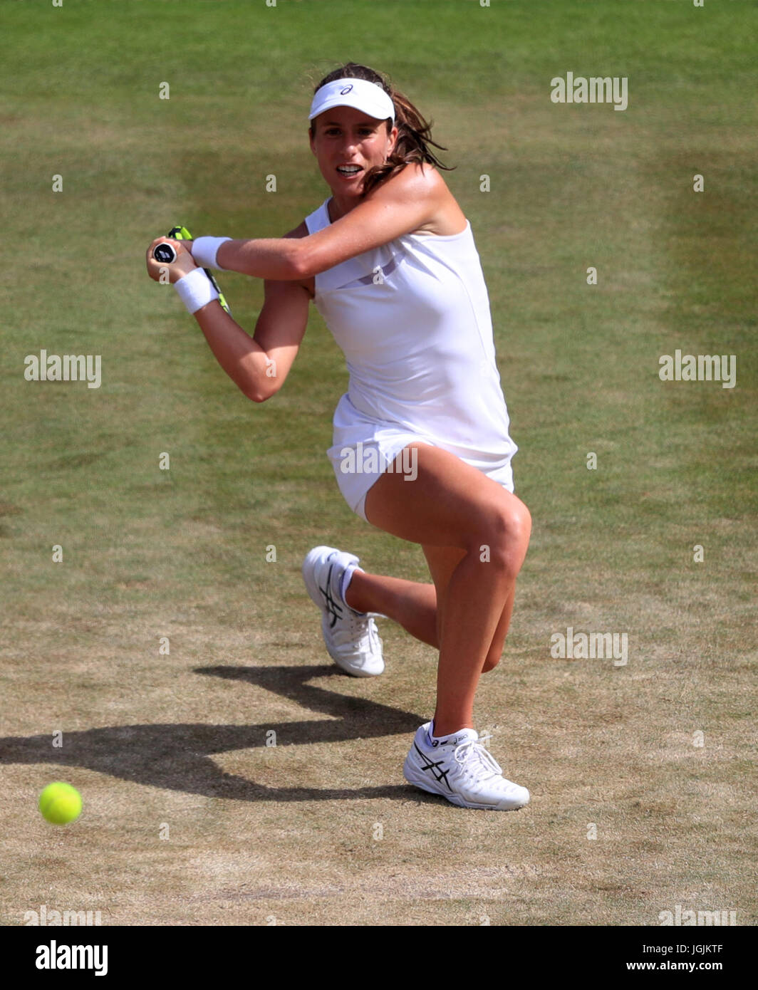 Johanna Konta im Einsatz gegen Maria Sakkari am fünften Tag der Wimbledon-Meisterschaften beim All England Lawn Tennis and Croquet Club in Wimbledon. DRÜCKEN SIE VERBANDSFOTO. Bilddatum: Freitag, 7. Juli 2017. Siehe PA Geschichte TENNIS Wimbledon. Bildnachweis sollte lauten: Adam Davy/PA Wire. Stockfoto