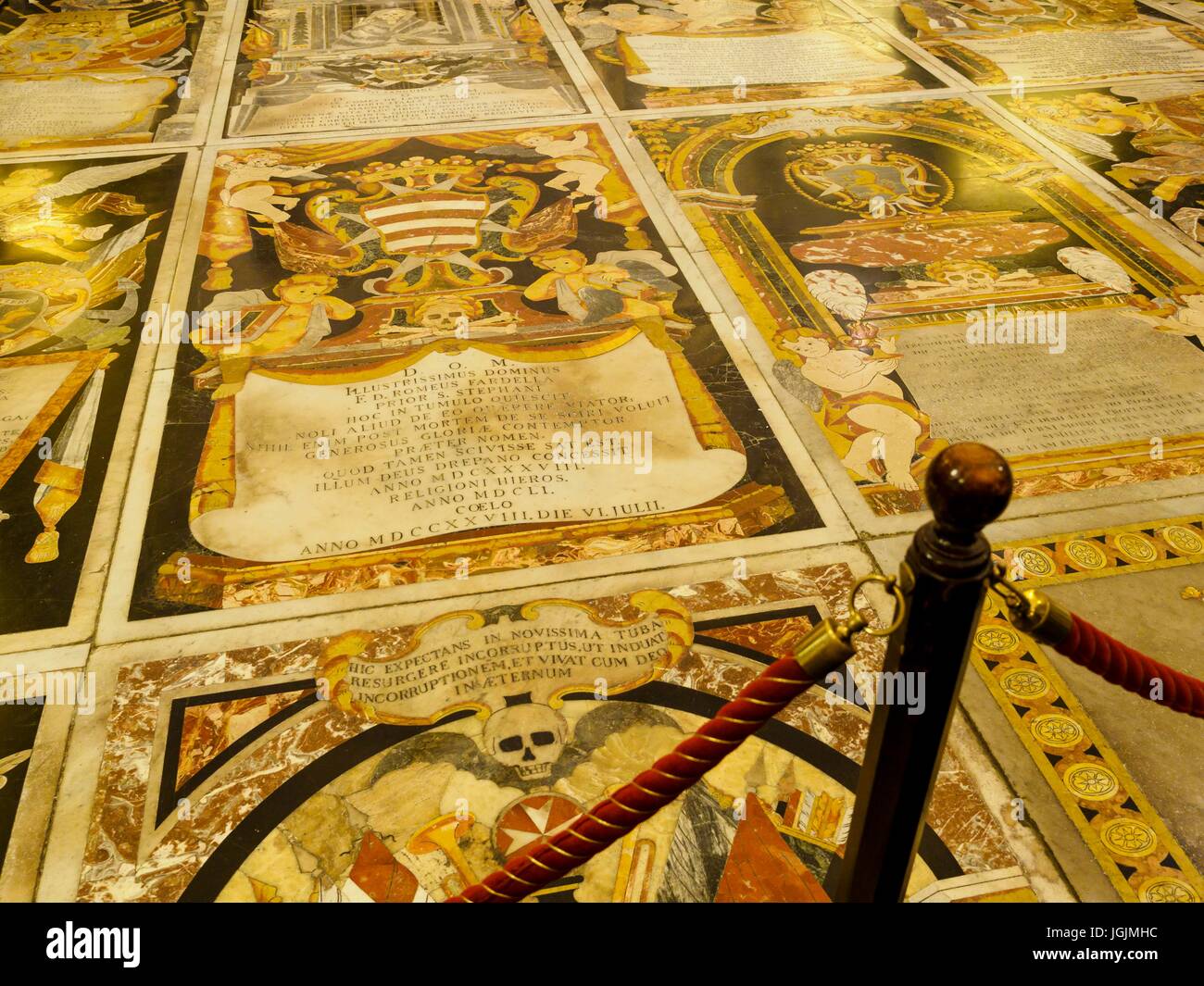 Der Marmorboden in St. Johns Co-Kathedrale in der Hauptstadt Valletta / Malta. Stockfoto